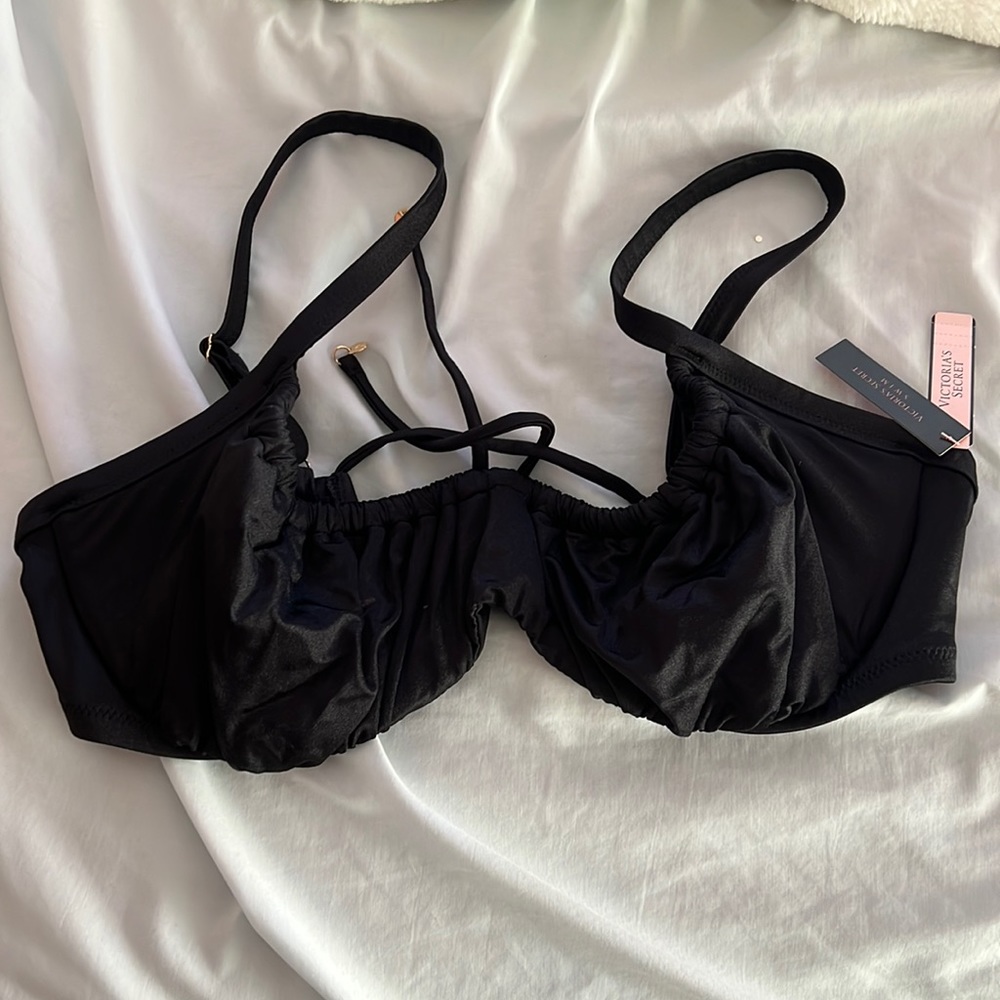 NWT BLACK BIKINI TOP